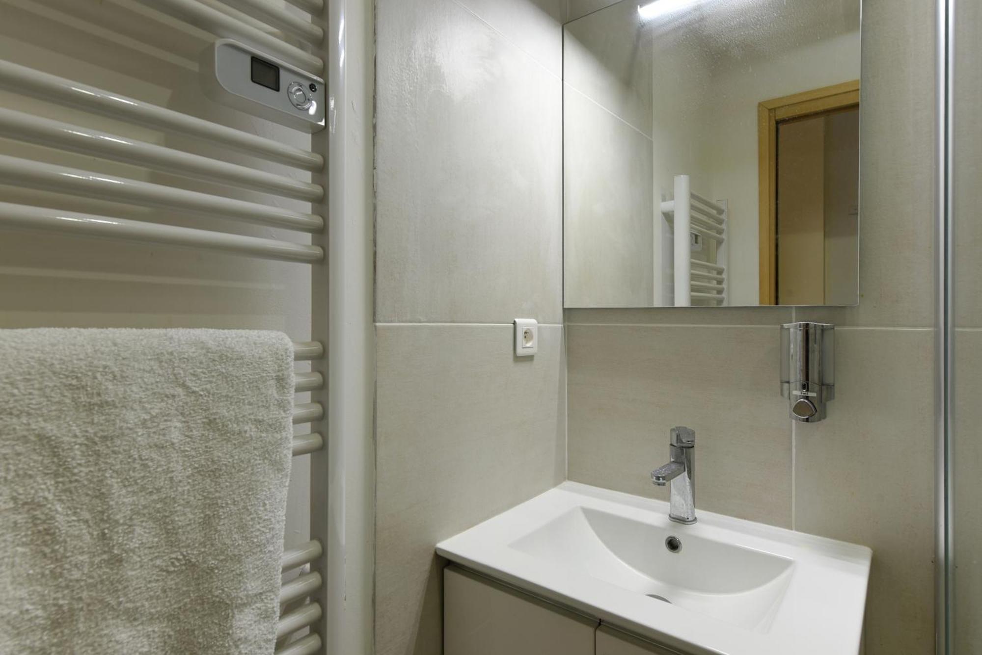 Provencal Studio Netflix Appart-Hotel-Provence La Fare-les-Oliviers Exterior photo